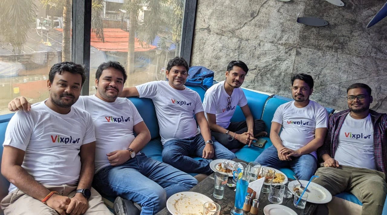 Group photo of the Vixplor team